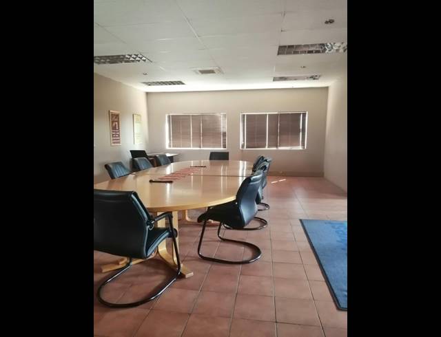 M² BUILDING FOR SALE IN VAALPARK
